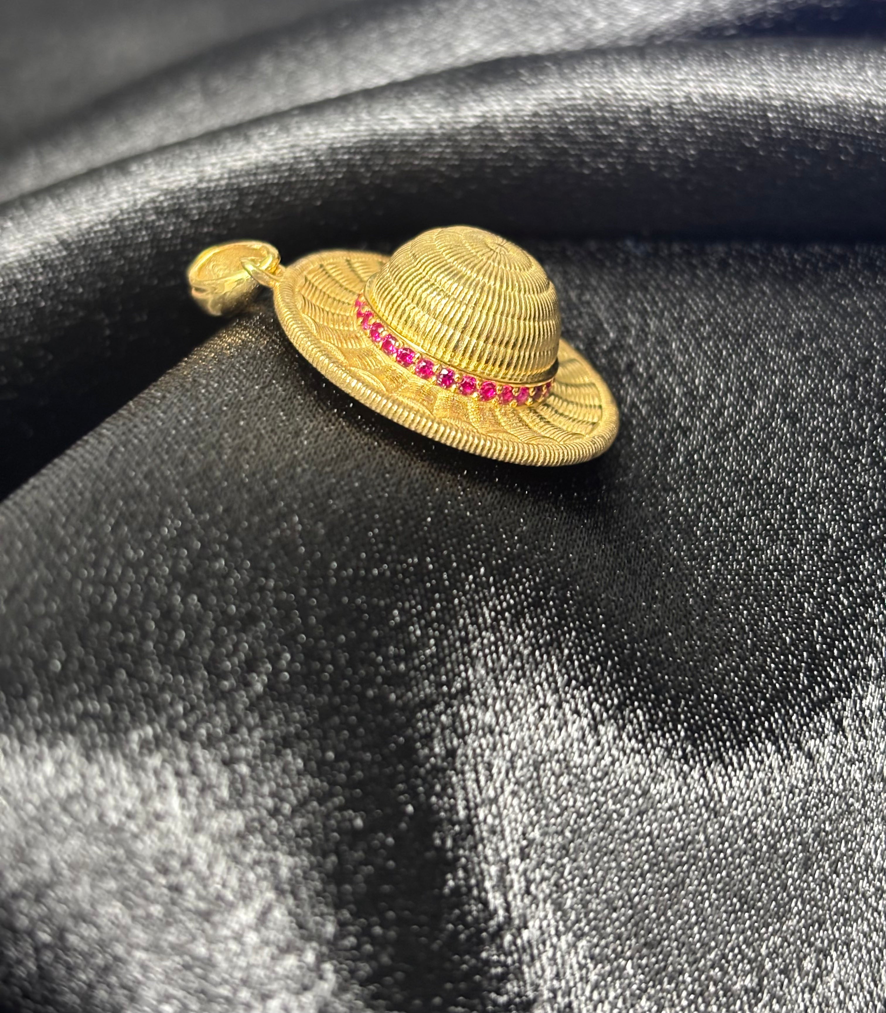 LUFFY HAT - SOLID 18KT GOLD - LIMITED DROP - PENDANT ONLY